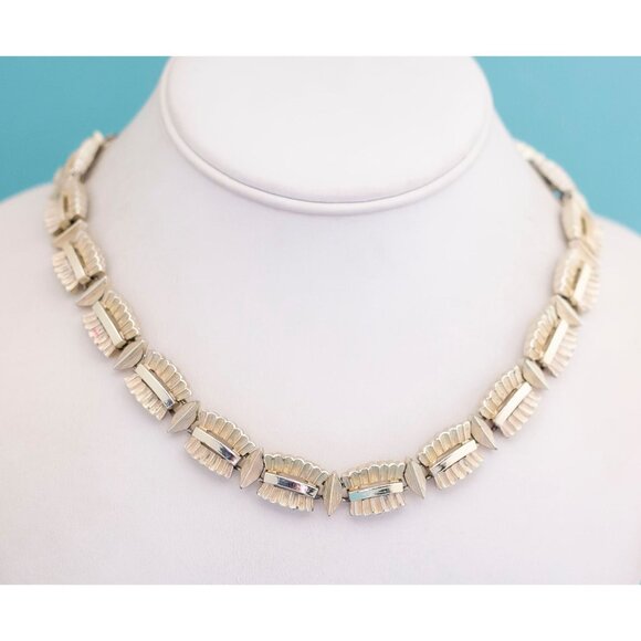 Vintage Light Gold Tone Wavy Butterflies Choker Necklace 16 inch - R21 - Picture 2 of 3